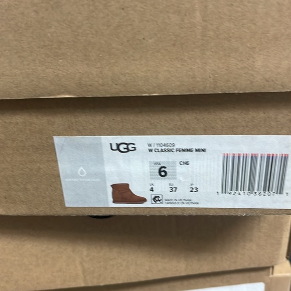 UGG Classic Femme Mini Boots size 6 - Picture 9 of 9